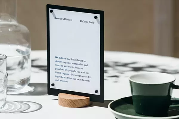 un menu de table ardoise imprimé sur mesure