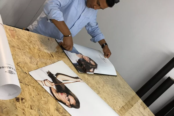 fabrication de panneaux publicitaires sur lieu de vente