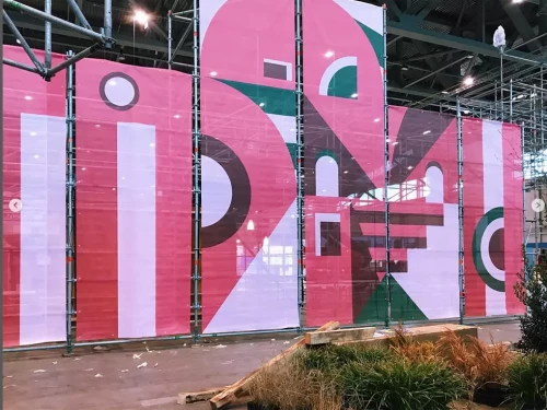 bâches imprimées sur une structure événementielle