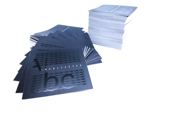 présentation d'autocollants noir brillant sur noir carrés