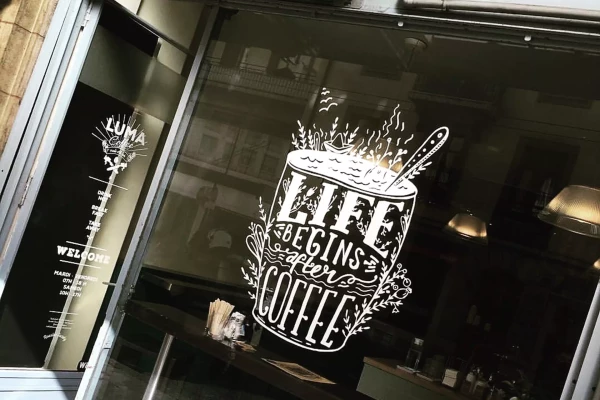 vitrine de coffee shop en vinyle adhésif