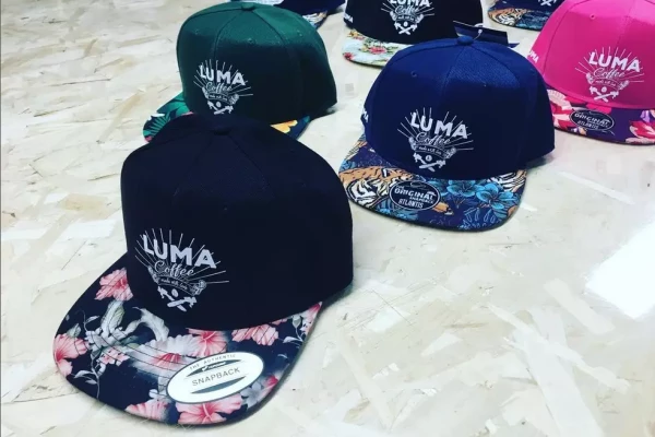 casquettes custom pour un coffee shop