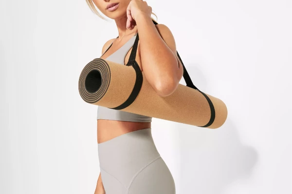 tapis de yoga en bandoulière