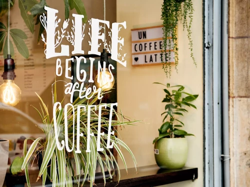 des lettres en vinyle découpées