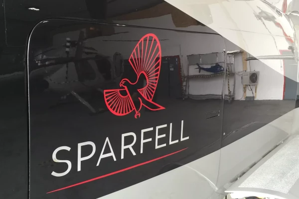 une inscription publicitaire sur un hélico