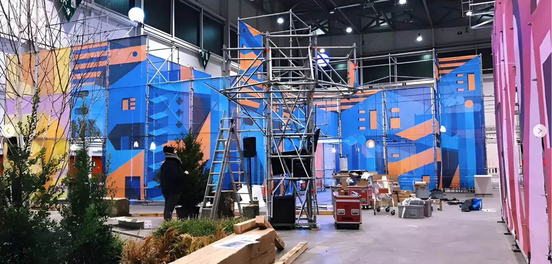 Photo 1200 × 630 px d’une toile promo dans un halle de concert