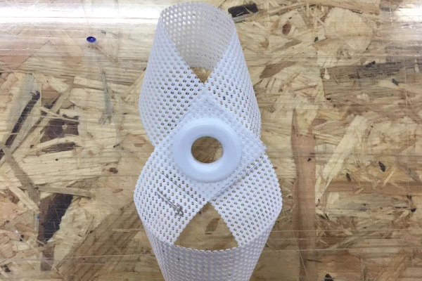 un porte clef en nylon blanc