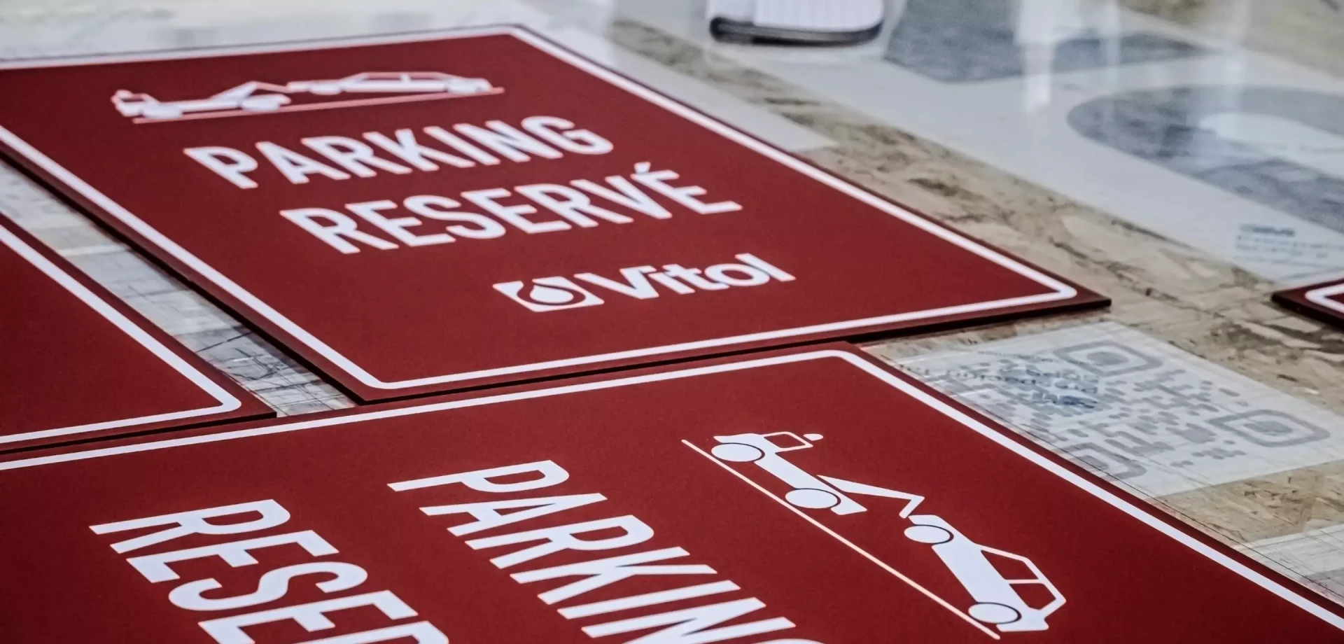 des panneaux de signalisation de parking