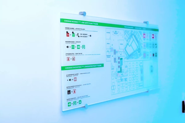 panneau custom pour sortie de secour