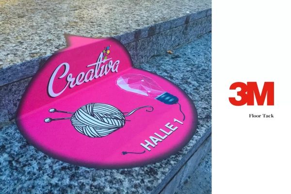 publicité rose sur sol