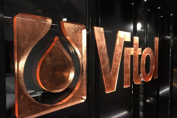 logo d'entreprise en plexiglas et feille d'or