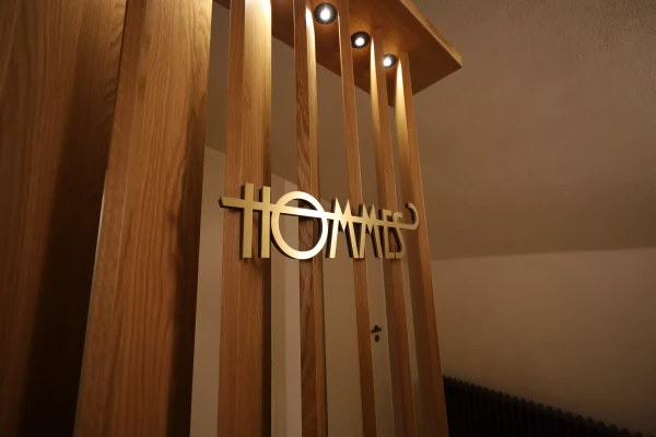 signalétique wc homme personnalisé en laiton