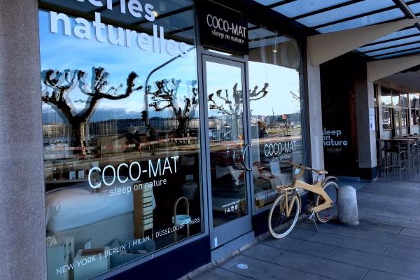 publicité de vitrine coco-mat