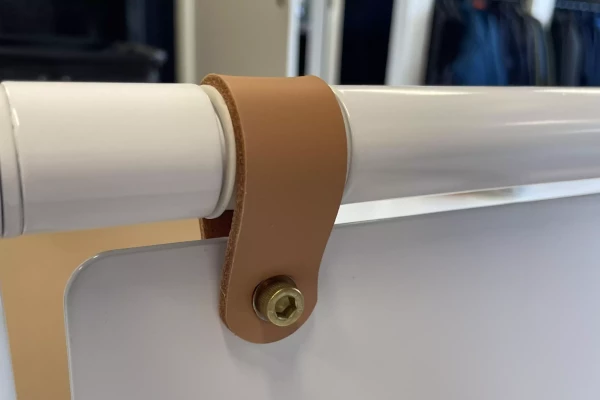 détail d'un stop trottoir pour restaurant