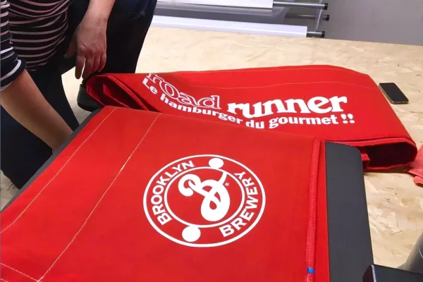 fabrication de volant de store publicitaire pour restaurant