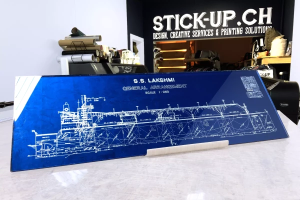 un tableau bleu décoratif sur mesure pour entreprise avec feuille d'or